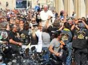 Papa Francesco benedice moto Harley-Davidson