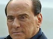 Berlusconi continua dare carte