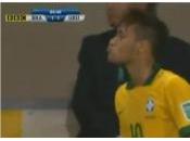 [VIDEO] Lovestory Brasile-Uruguay: Neymar manda baci Gonzalez!
