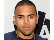 Chris Brown accusato guida pericolosa senza patente