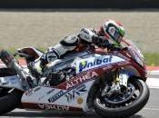 Superbike, Imola: scivolata gara cancella fantastico podio Giugliano