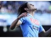 [FOTO] Napoli contro Cavani. Dalle vetrine spuntano T-Shirt: "Morto altro"