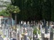 Cimitero Genova Rivarolo Infastidisce donne Algerino denunciato
