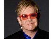 Elton John sarà presto operato appendicite: tour saltato