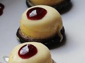 Mini cheesecake cioccolato bianco biscotti Oreo.