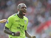 Calciomercato Aston Villa, Benteke marcia indietro rinnova