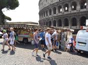 Sotto, Fori, inizia Pedonalizzazione. Sopra, sulla bella terrazza affaccia Colosseo, vere proprie Forche Caudine