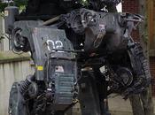 Mech costruito partendo rottami