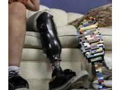 Christina Stevens costruisce protesi lego (foto video)