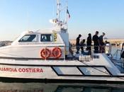 Imbarcazione migranti soccorsa largo Favignana