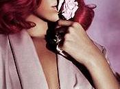 Rihanna lancia l’esotico Reb’l Fleur. cantante firma primo profumo