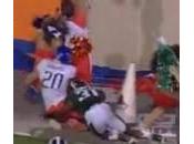 Usa, cheerleader viene calpestata tutta squadra (video)