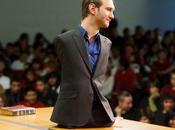 «Vivo felice senza gambe braccia: sono amato Dio»