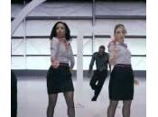 Hostess Virgin Airways spiegano misure sicurezza ritmo (Video)