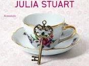 recensione: MISTERO GIARDINI HAMPTON COURT JULIA STURT