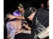 Miley Cyrus festeggia Halloween suon alcool: foto