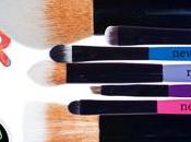 Neve Cosmetics introduce otto nuovissimi pennelli Glossy Artist!