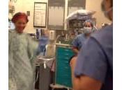 Flash della madre sala operatoria prima doppia mastectomia (Video)