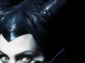 sguardo diabolico Angelina Jolie poster Maleficent