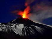 parossismo vulcano etna guarda l'eruzione diretta