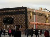 NEWS. baule della discordia nella Piazza Rossa