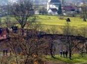 SINKHOLE Bosnia inghiotte intero lago Video