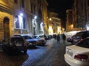 Mettiamoci d'impegno salviamo l'isola pedonale Ghetto. luoghi suggestivi sensibili) mondo, trasformato garage abusivo