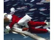 Babbo Natale “versione sub” all’acquario Tokyo (foto)