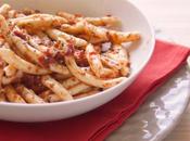 Maccheroni freschi sugo veloce pomodori secchi