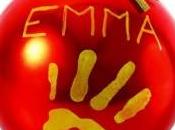 Baby sulle decorazioni natalizie