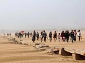 ponte granito emerge lago prosciugato Cina