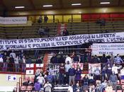 Editoriale: Striscioni insulti razzisti, ennesima pagliacciata all’italiana