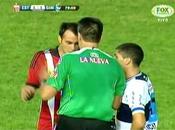 Estudiantes-Gimnasia, l’arbitro decide: rosso ogni fallo! (Video)