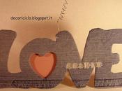 Scritta LOVE portafoto, cartone jeans, cuore molleggiato