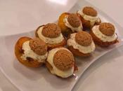 Albicocche ripiene chantilly all'amaretto.