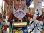 Carnevale Viareggio 2014: Berlusconi impiccato, Letta “cedesi attività”