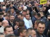 ALBANIA: L’opposizione protesta piazza contro disoccupazione spoil-system