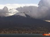 Huffington Post celebra Napoli Vesuvio cambi d’abito Vesuvio”