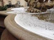 Siracusa: piazza Archimede, strana schiuma presente all’interno della Fontana Artemide