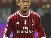 Milan, Mexes conteso squadre