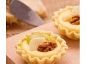 Finger food: crostatine crema parmigiano, noci