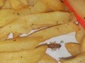 Blatta nelle patatine, arrestato panettiere