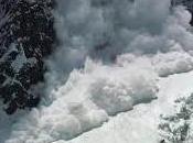 Fiumenero, valanga vicino centro abitato