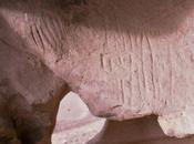 Storia curiosa: fanno egizio anubi scritte celtiche un’antica grotta dell’america nord?
