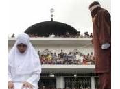 Indonesia, stuprata fustigata: gogna pubblica relazione uomo sposato