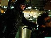 “Arrow FINALE: nuovi scoop Thea Roy, ruolo Diggle, flashback sull’isola dello scontro Oliver Slade solo