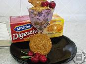 Gelato ciliegia biscotti McVitie's Digestive Fiocchi d'Avena