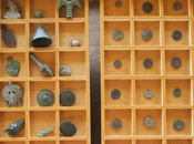 collezionista trovato tesoro archeologico trafugato metal detector necropoli
