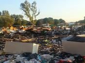 Siete liberi crederci queste foto riferiscono un'area guerra. Sono state scattate l'altro ieri Municipio, nell'area costeggia campo nomadiXIV