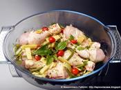 Cucinare forno: Gustose cosce pollo pomodorini, fagiolini, bamboo erbette fresche porto bianco